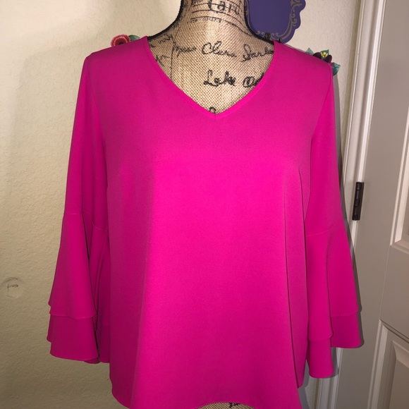 Peter Nygard Tops - 🍭 Peter Nygard Petite Blouse